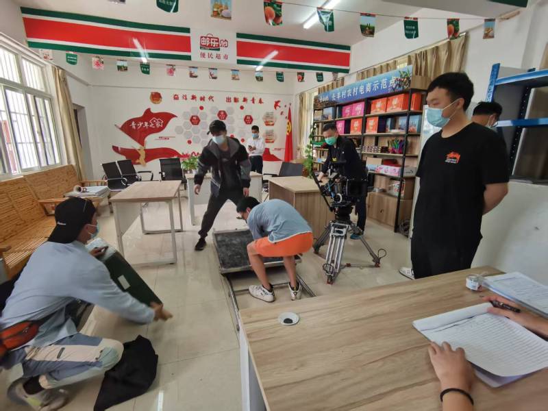 金川区广告片拍摄公司：极简主义践行者，少即是多的视觉哲学